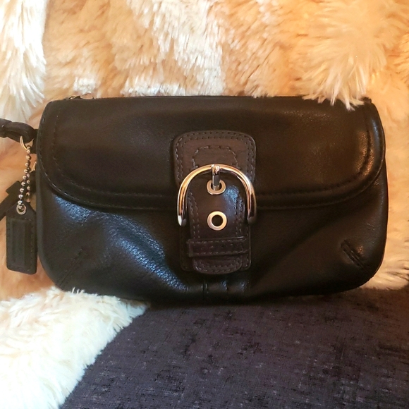 Coach leathet wristlet - Picture 1 of 2